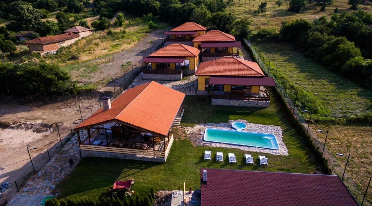 Етно Комплекс "Поп Грую Бански" Banya  Extérieur photo