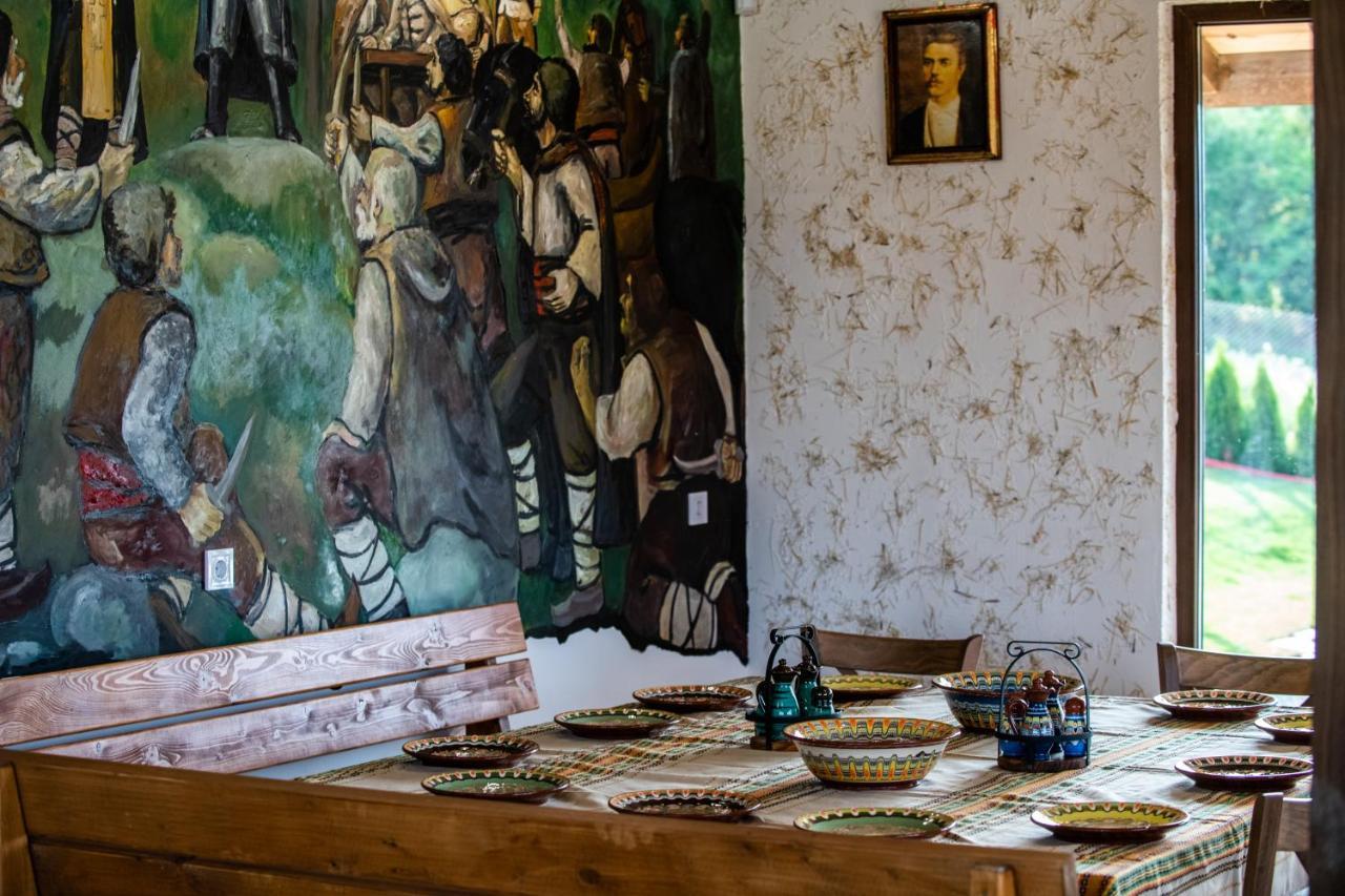 Етно Комплекс "Поп Грую Бански" Banya  Extérieur photo