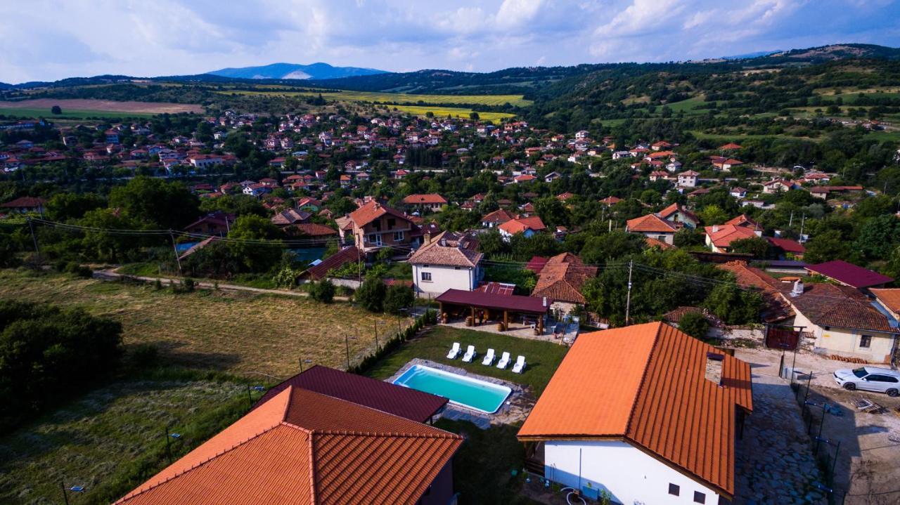 Етно Комплекс "Поп Грую Бански" Banya  Extérieur photo