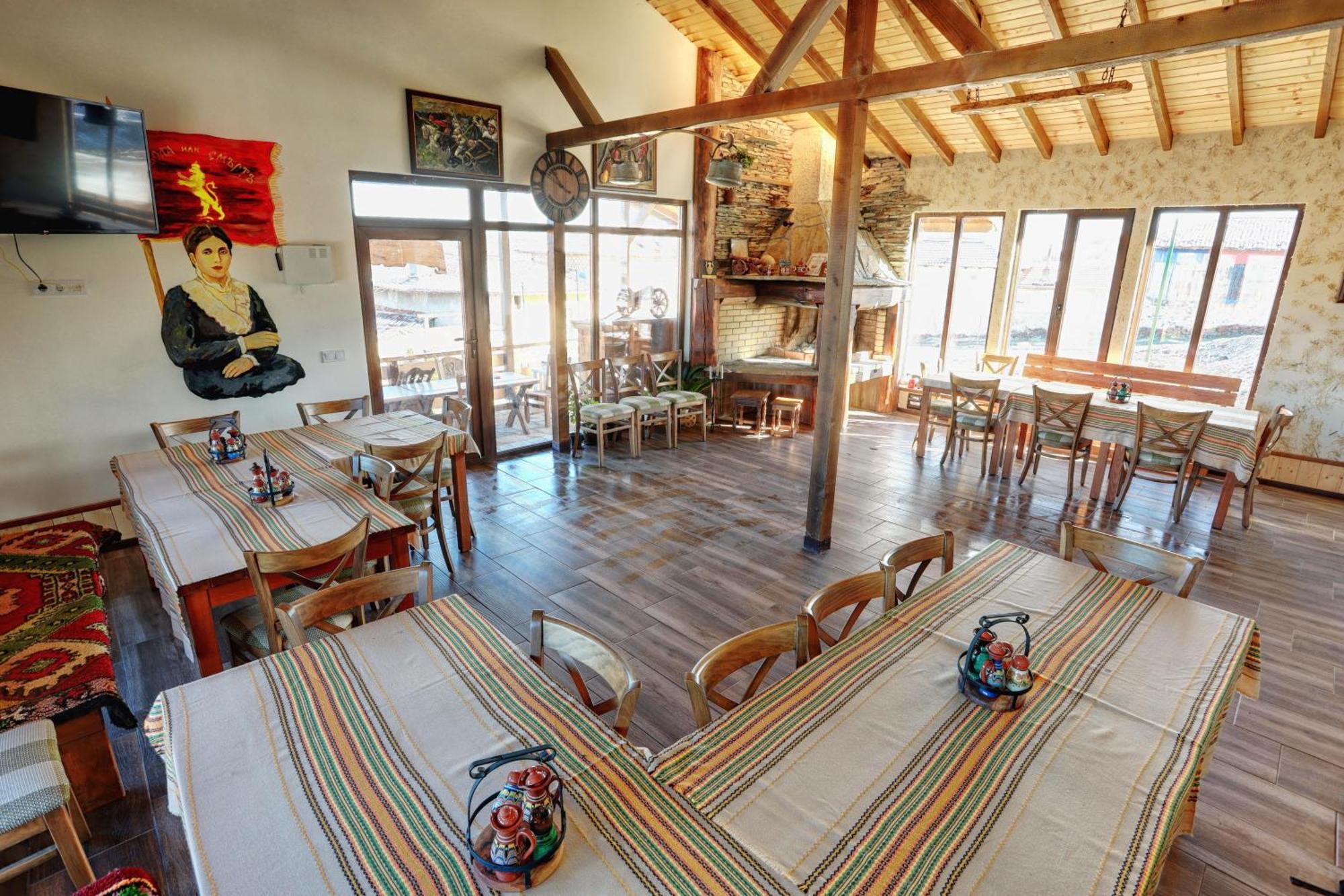 Етно Комплекс "Поп Грую Бански" Banya  Extérieur photo